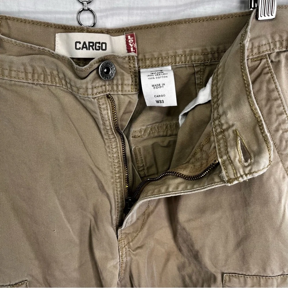 Y2K Vintage Levis Cargo Shorts Men 33x10 Beige Khaki Cotton Grunge Skate Utility